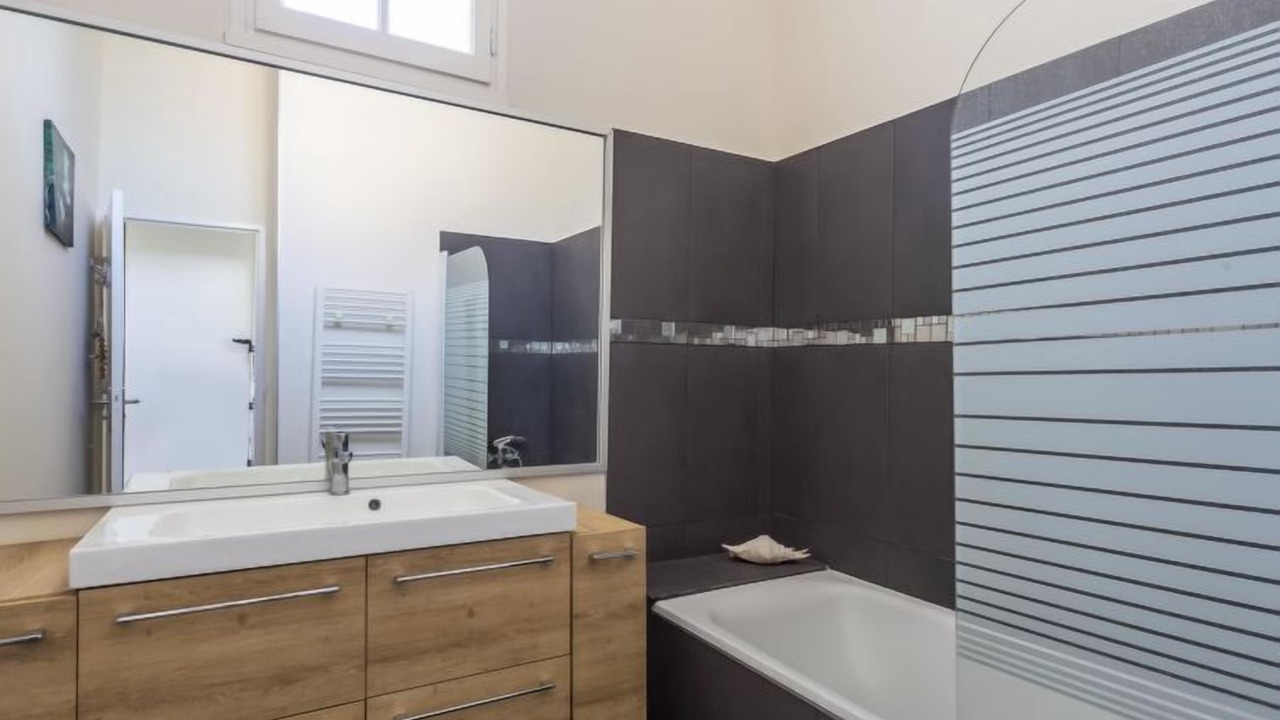 Photo of Bathroom in Hyeres