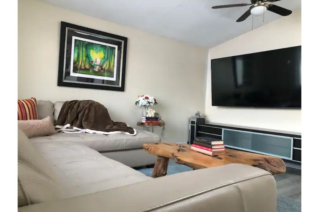 Photo of Livingroom in Barrie