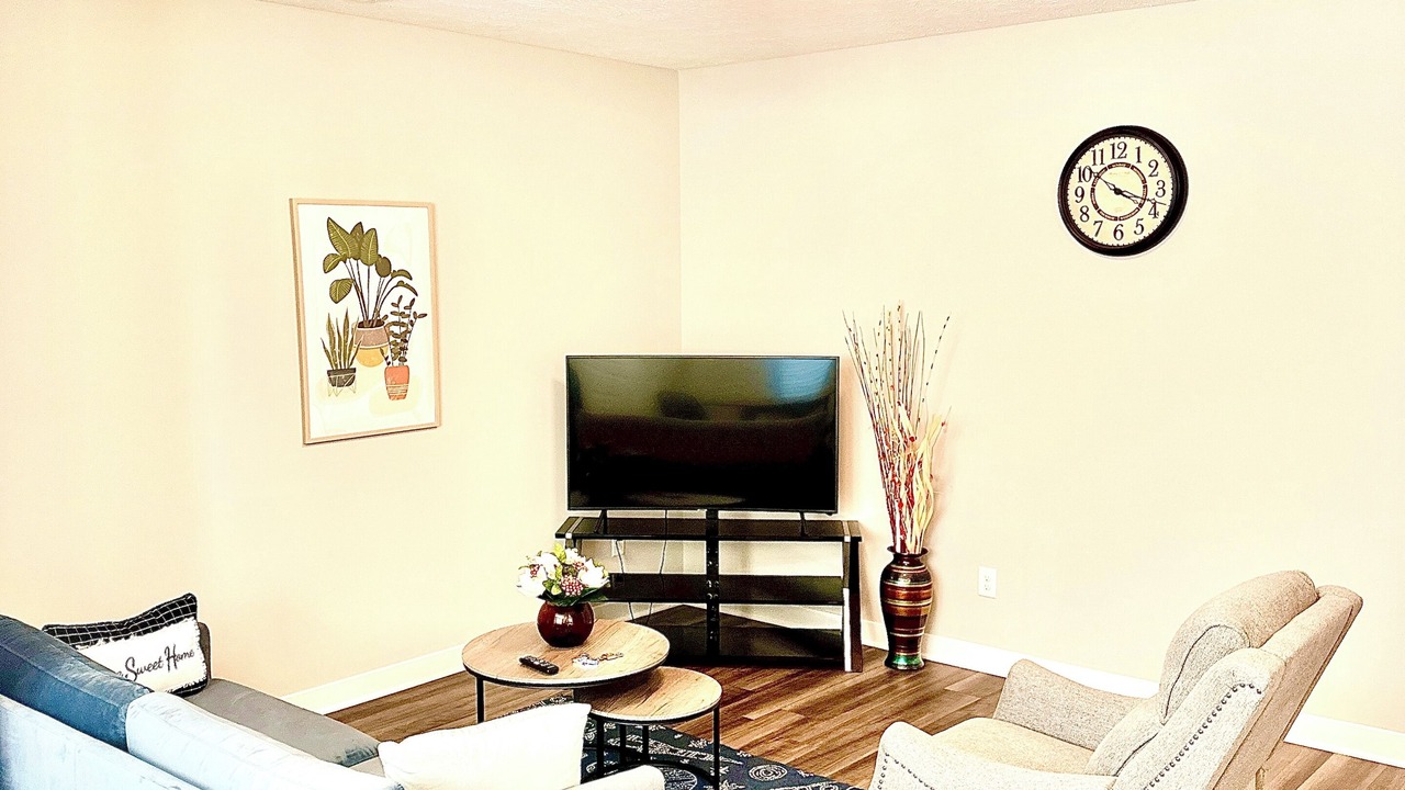 Photo of Livingroom in Avon