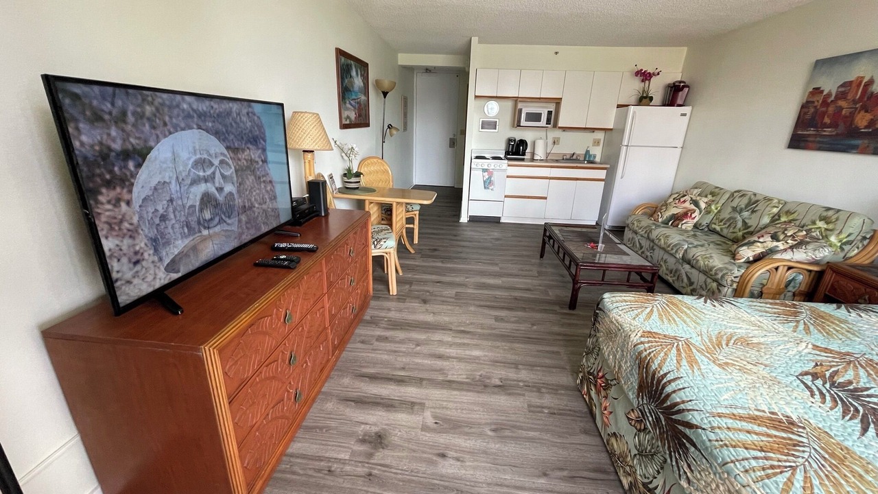 Photo of Livingroom in Waikiki