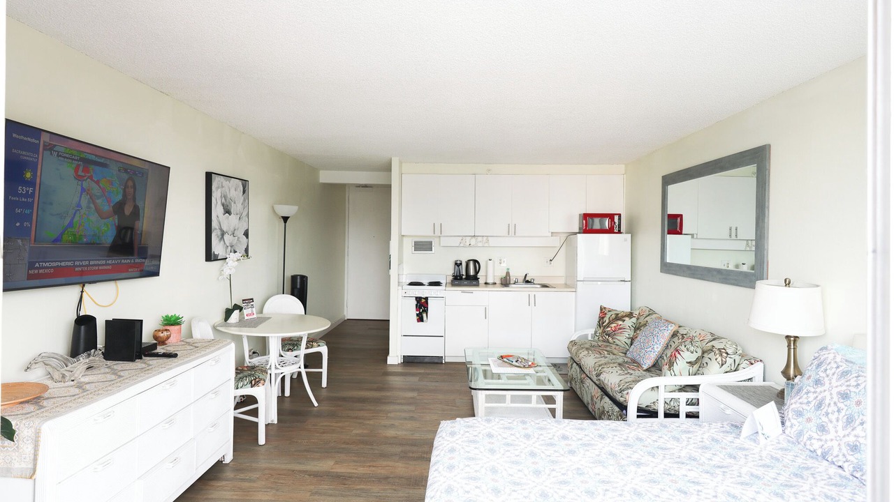 Photo of Livingroom in Waikiki