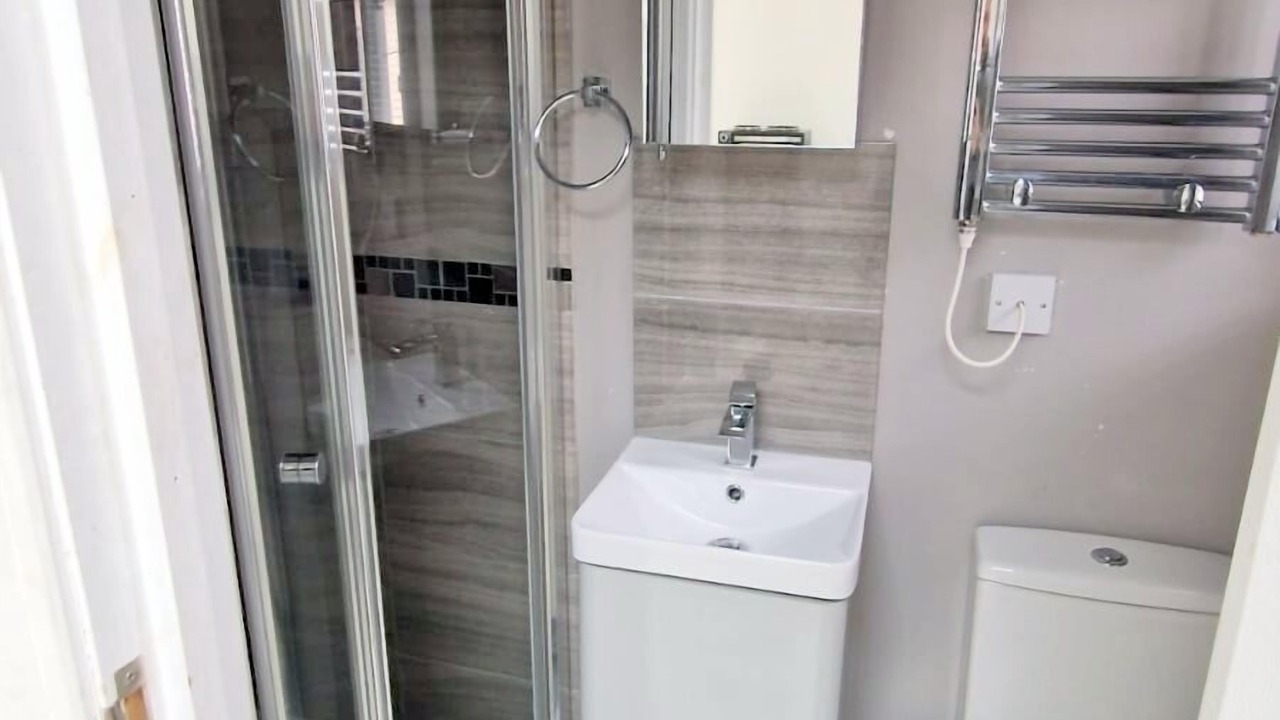 Photo of Others in Broad Green