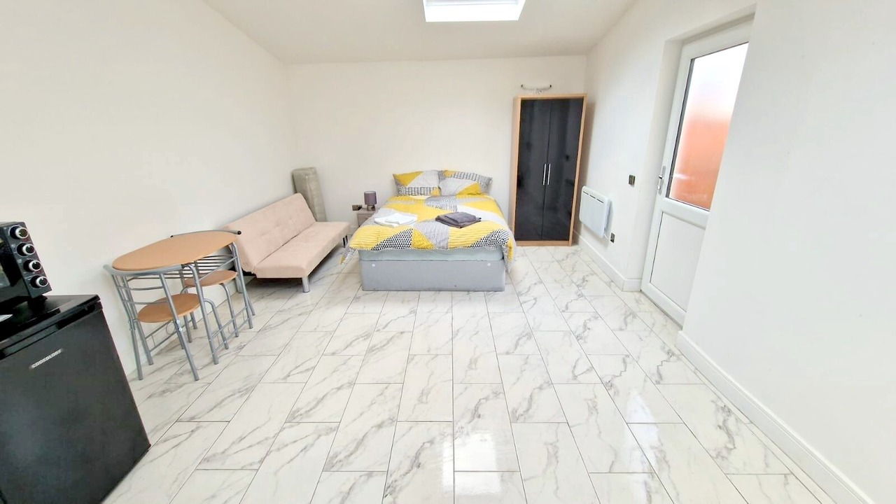 Photo of Others in Broad Green