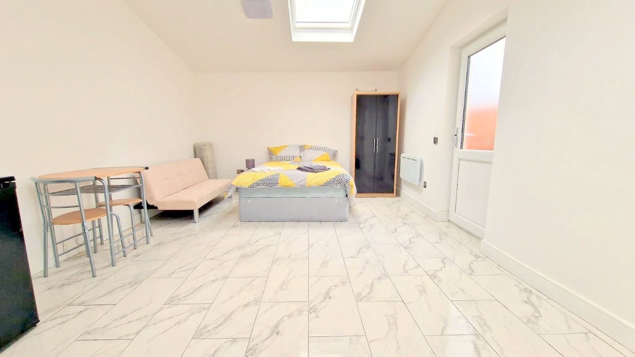 Photo of Others in Broad Green