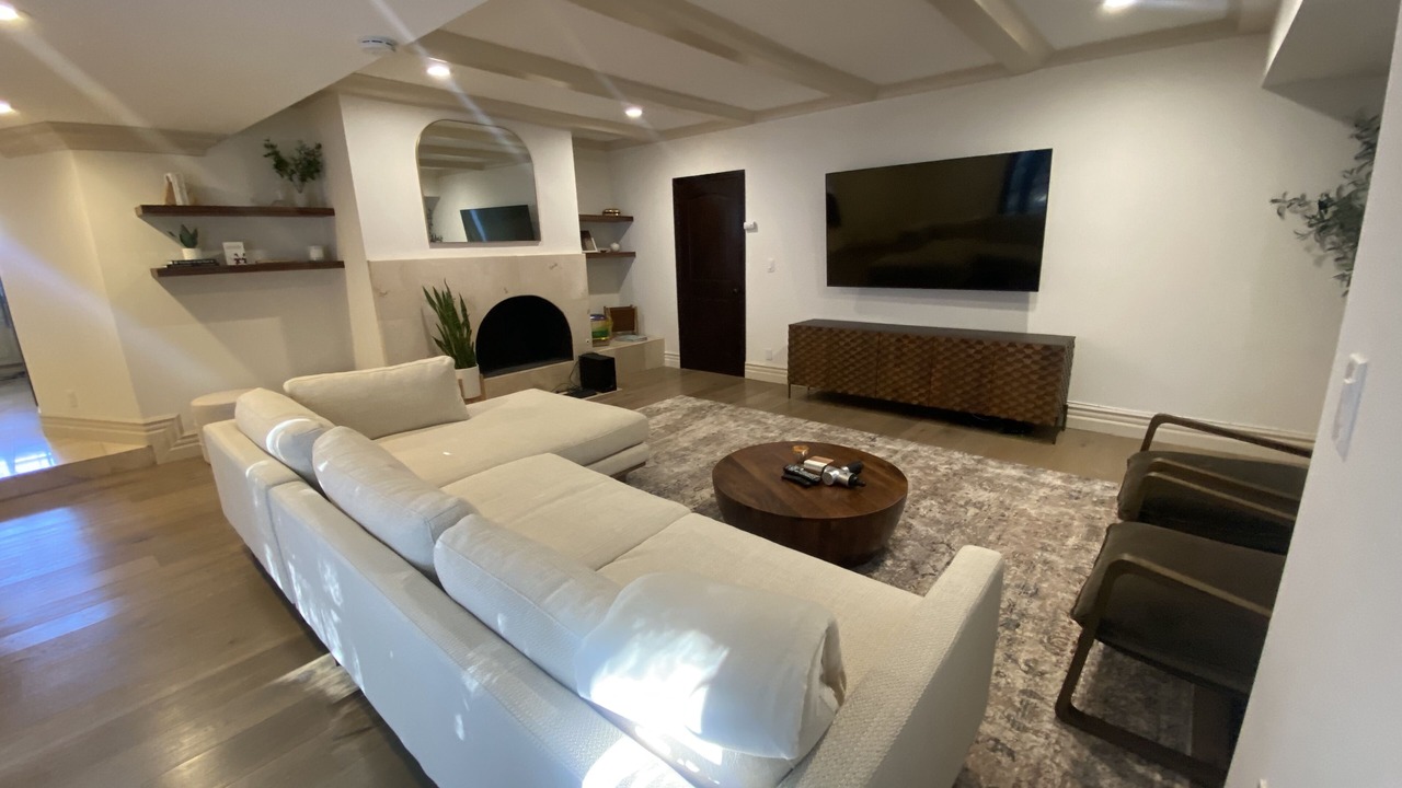 Photo of Livingroom in Encino