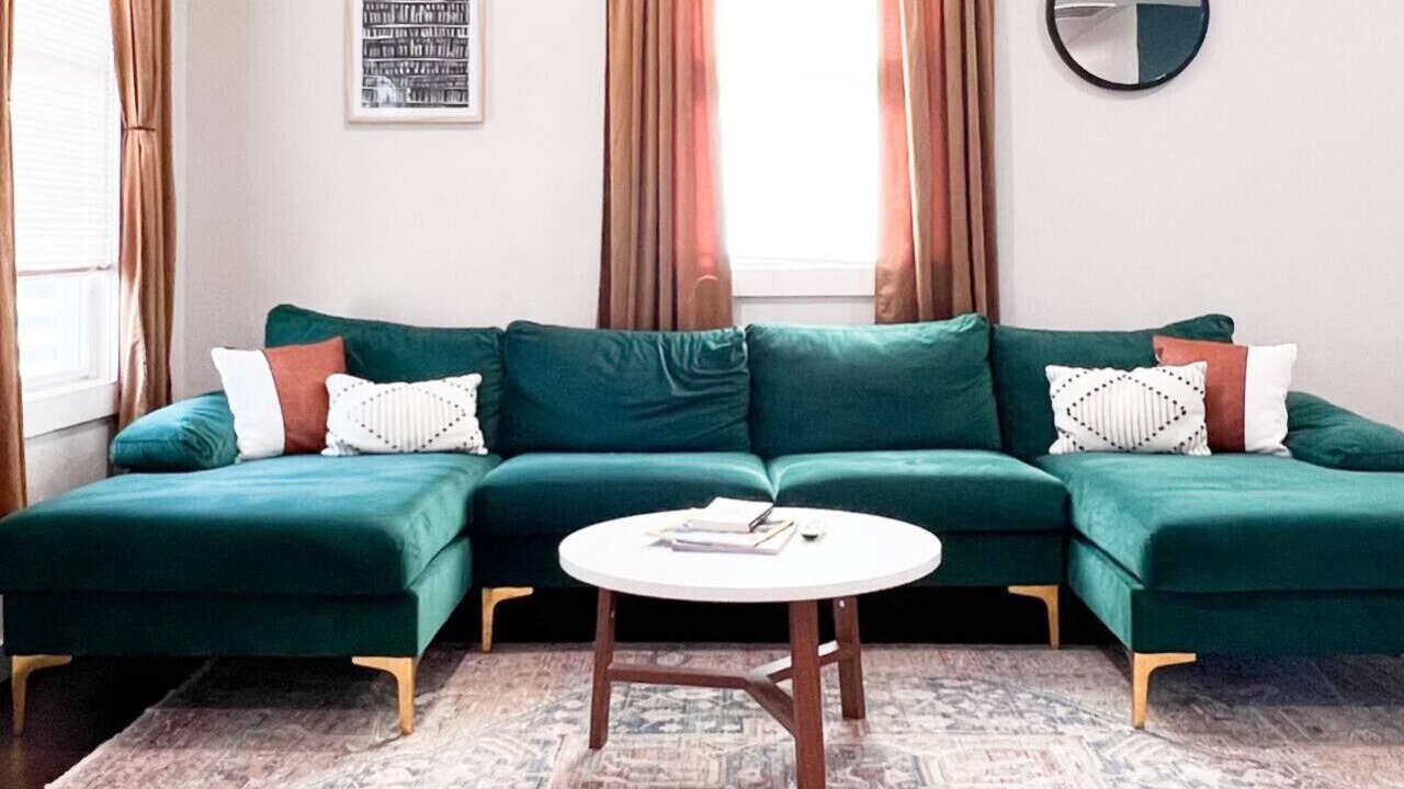 Photo of Livingroom in Near East Side