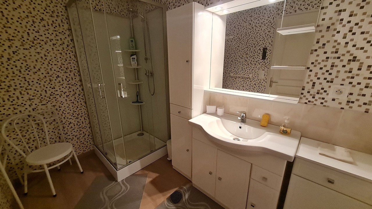 Photo of Bathroom in Choloy-Menillot