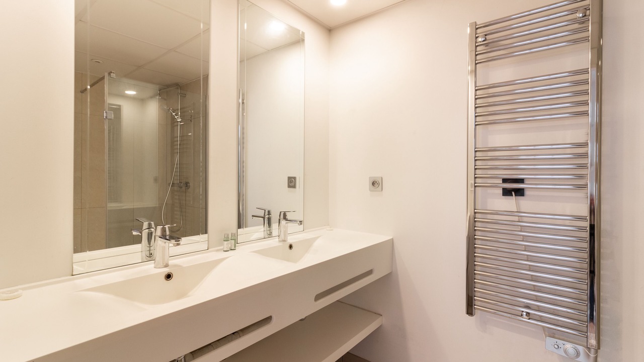 Photo of Bathroom in Carmes