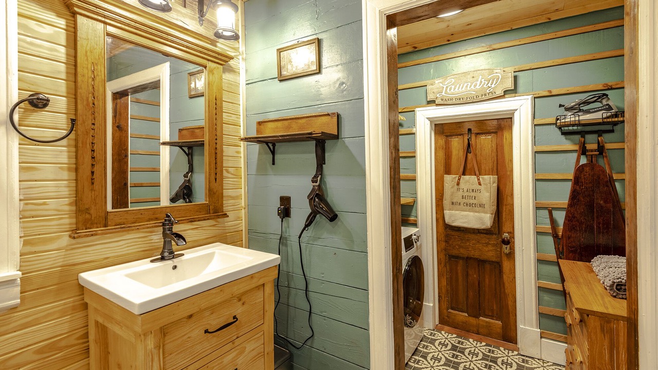 Photo of Bathroom in Fairmount