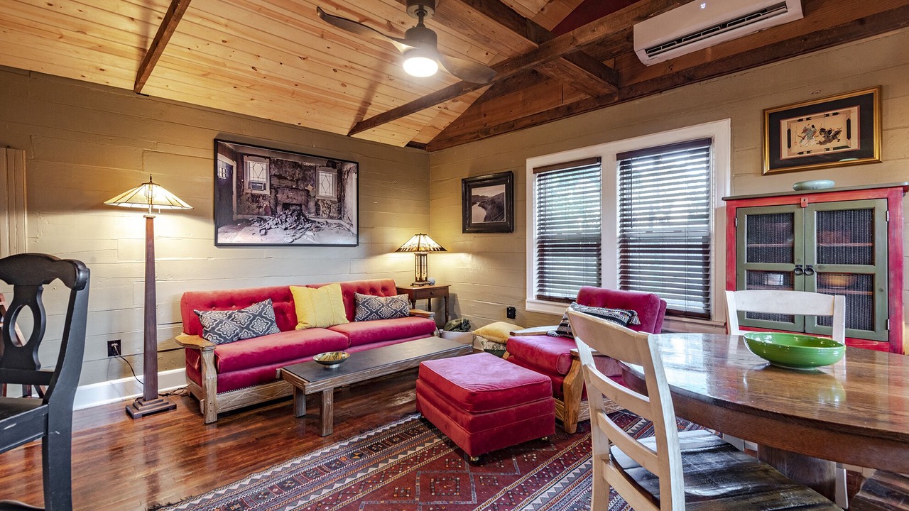 Photo of Livingroom in Fairmount