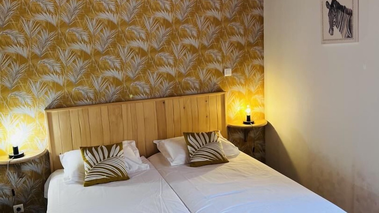 Photo of Bedroom in Pierre-de-Bresse