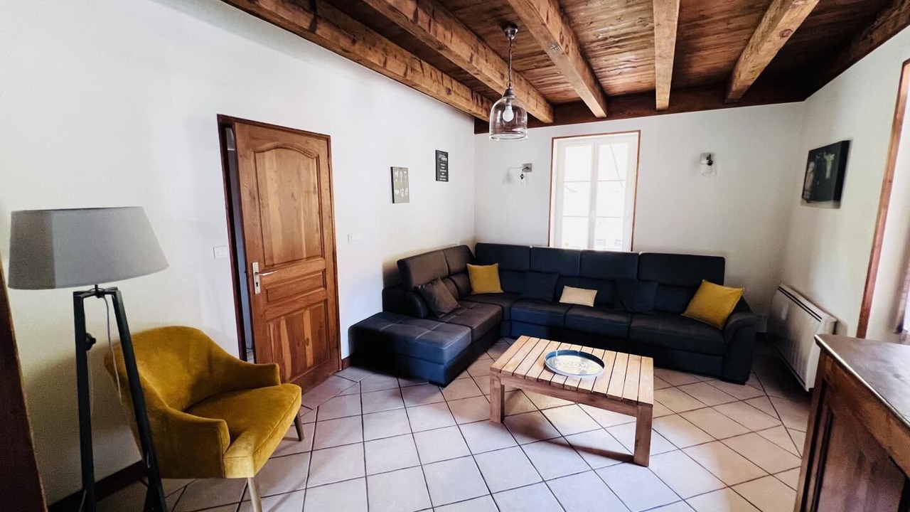 Photo of Livingroom in Pierre-de-Bresse