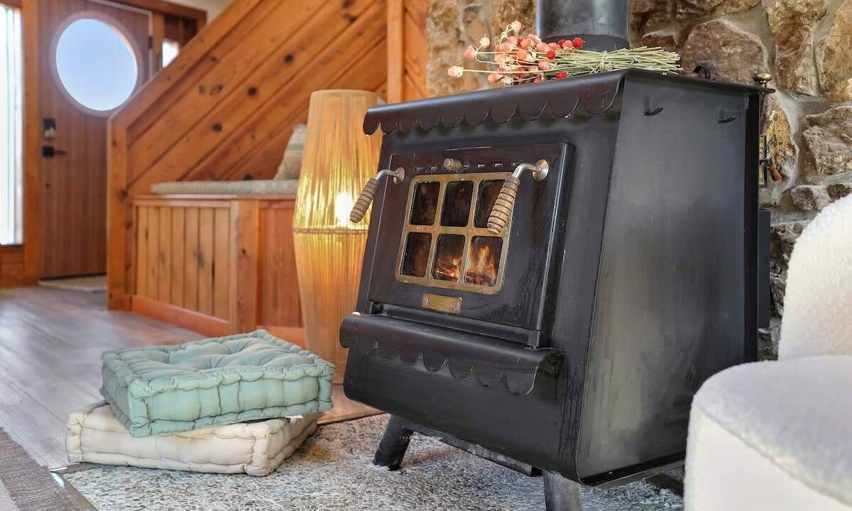 Photo of Livingroom in Lowell