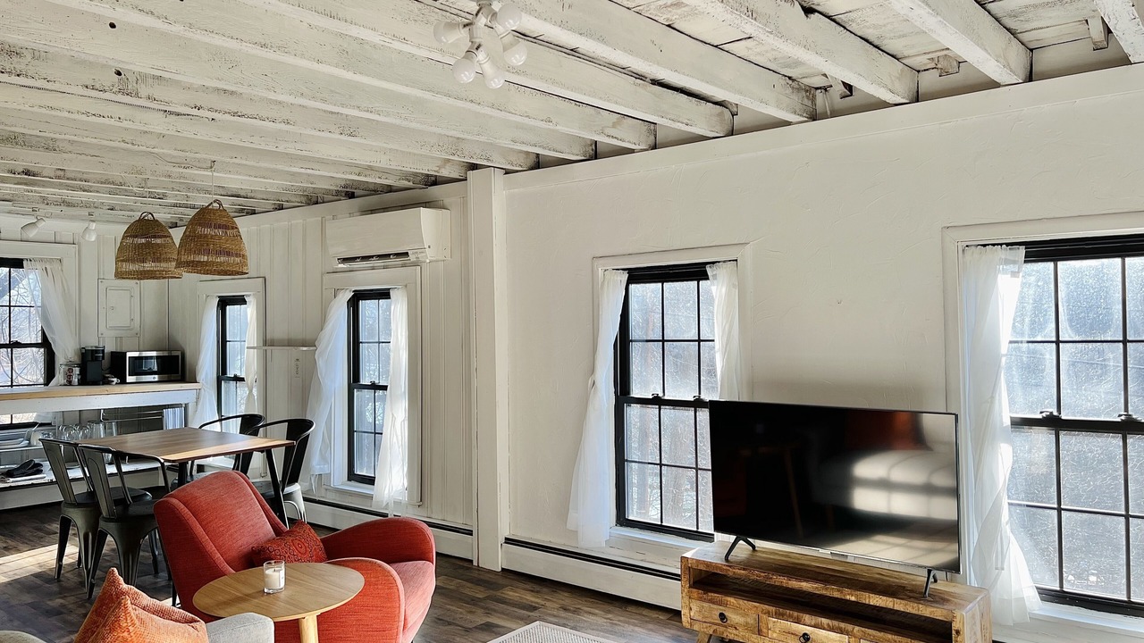 Photo of Livingroom in Kingston