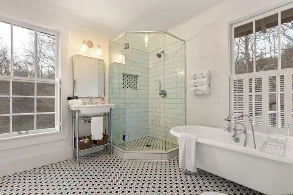 Photo of Bathroom in Suches
