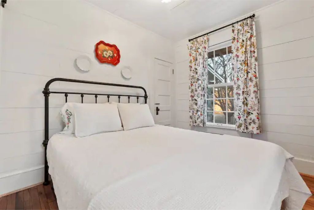 Photo of Bedroom in Suches