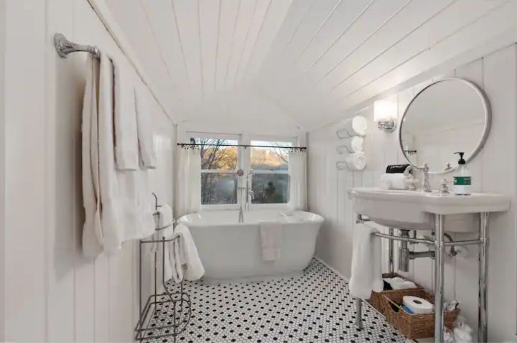 Photo of Bathroom in Suches