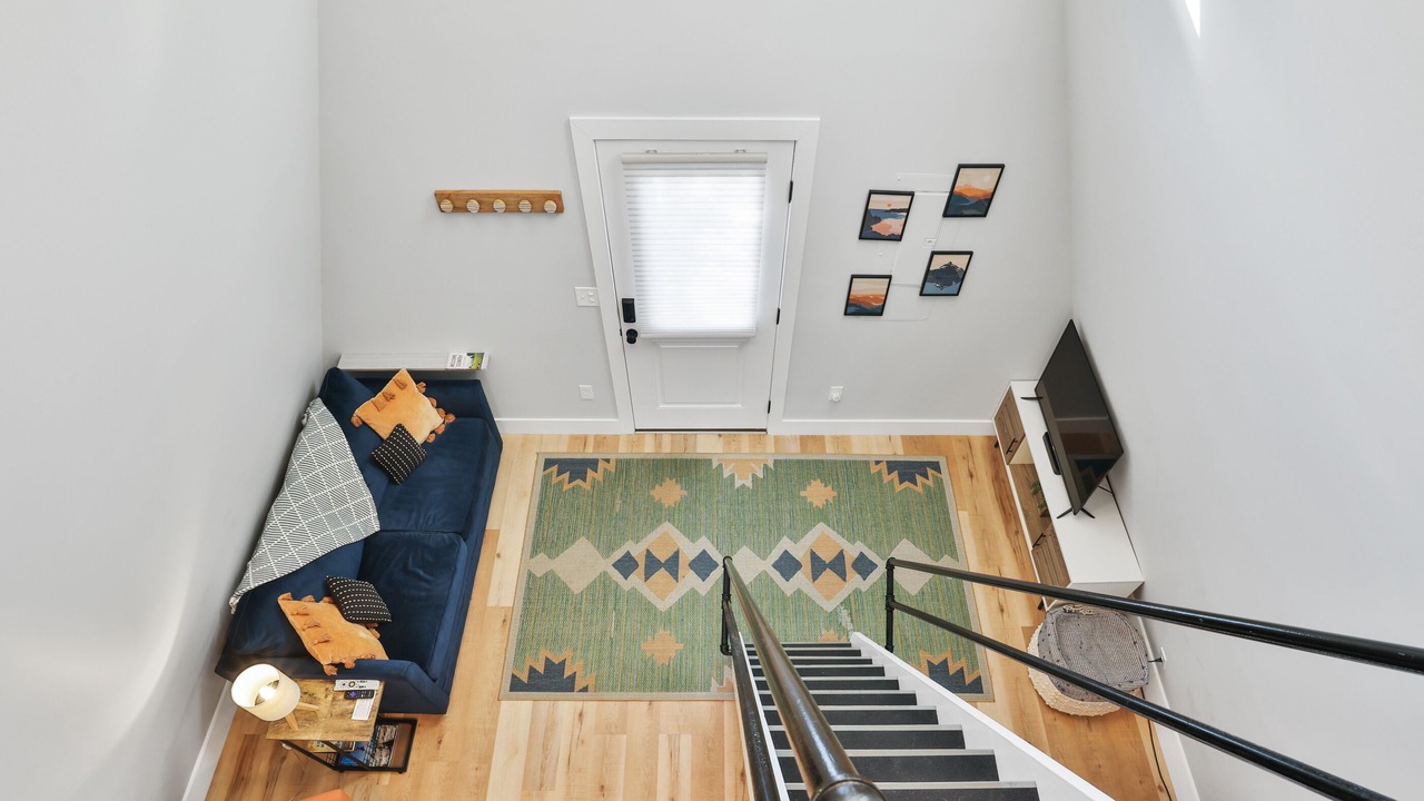 Photo of Livingroom in Etlan
