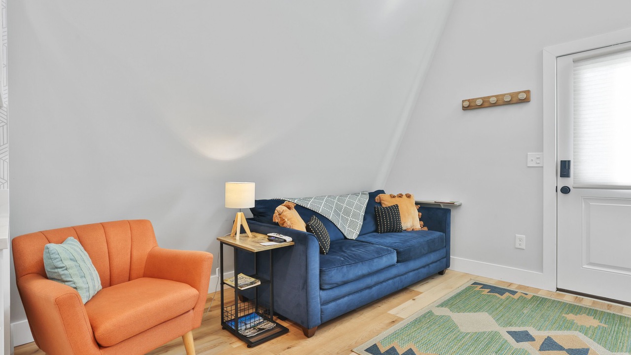 Photo of Livingroom in Etlan
