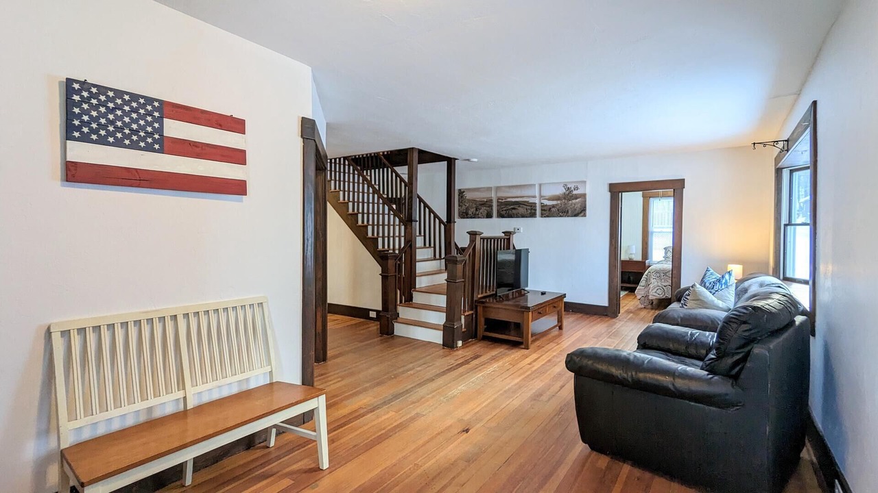Photo of Livingroom in Weirs Beach