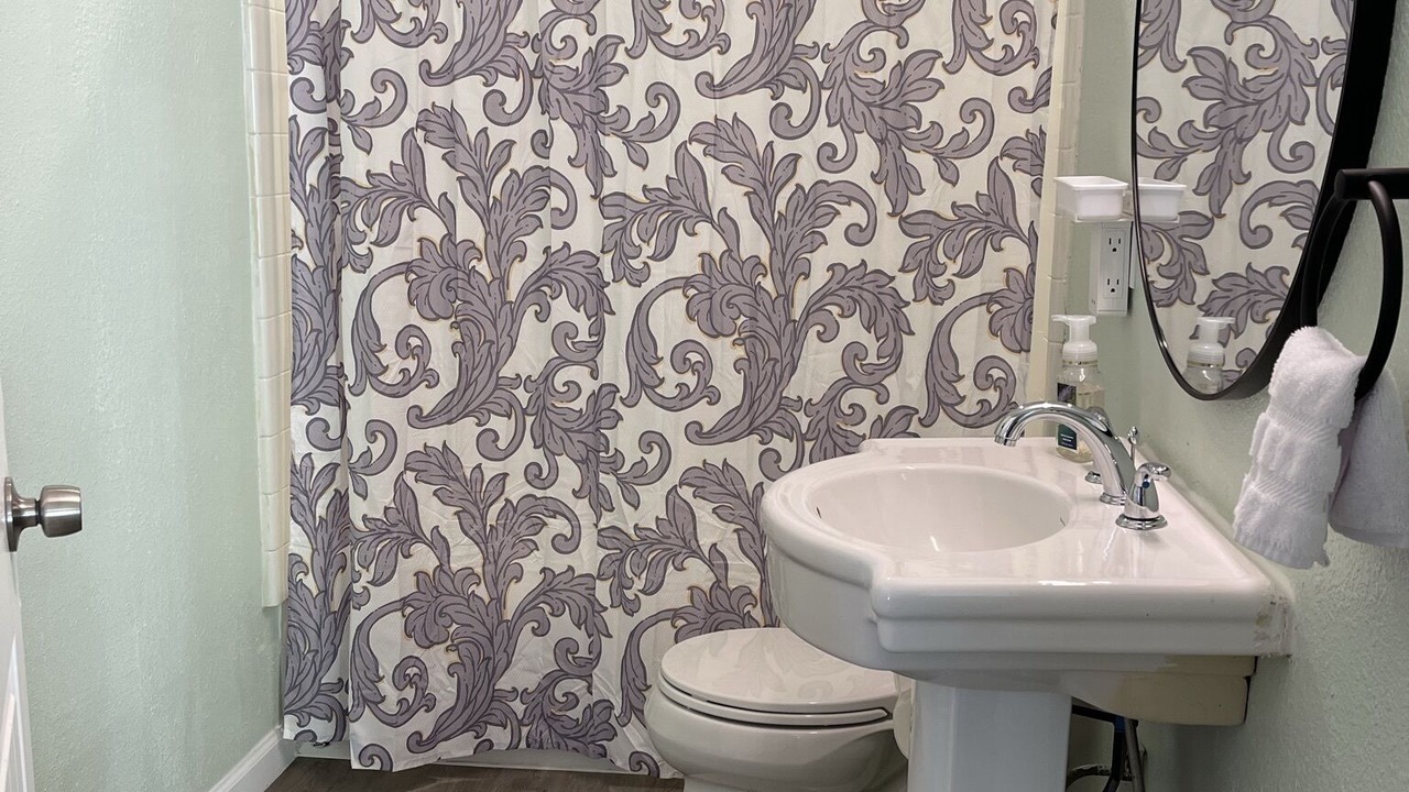 Photo of Bathroom in Northwest Los Angeles Heights