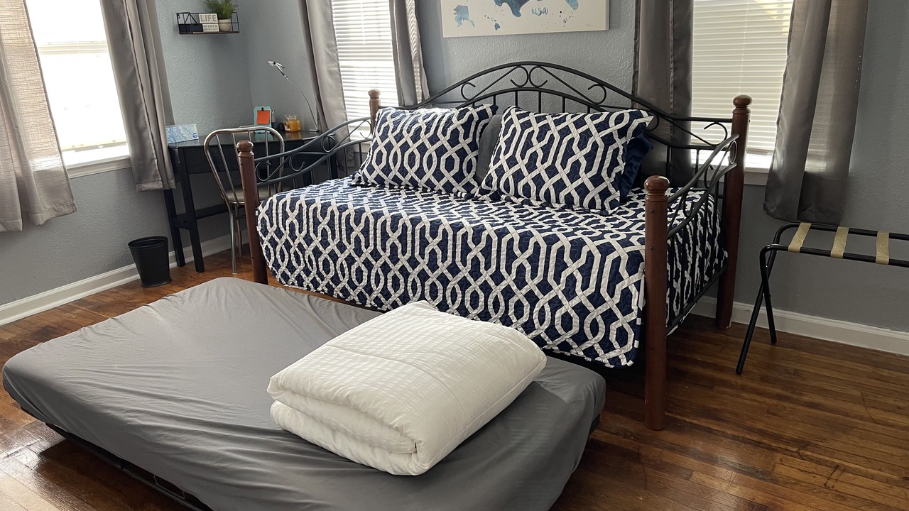 Photo of Bedroom in Northwest Los Angeles Heights