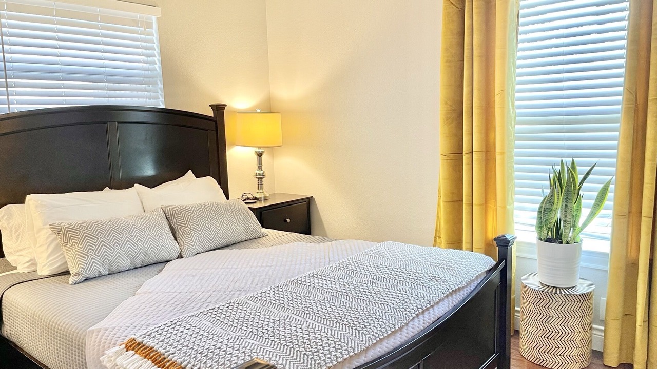 Photo of Bedroom in South Manchaca