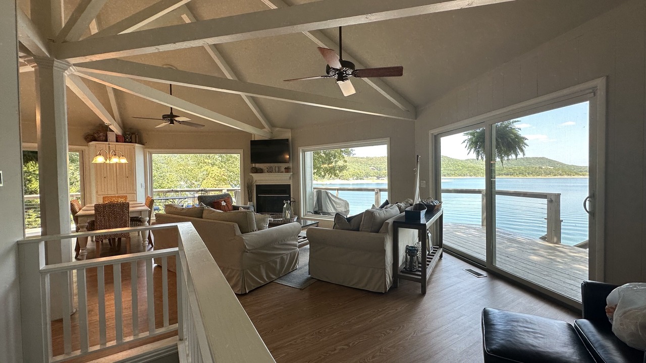 Photo of Livingroom in Lost Bridge Village