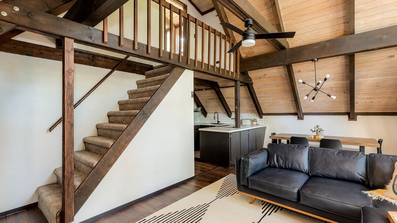 Photo of Livingroom in Roslyn Ridge