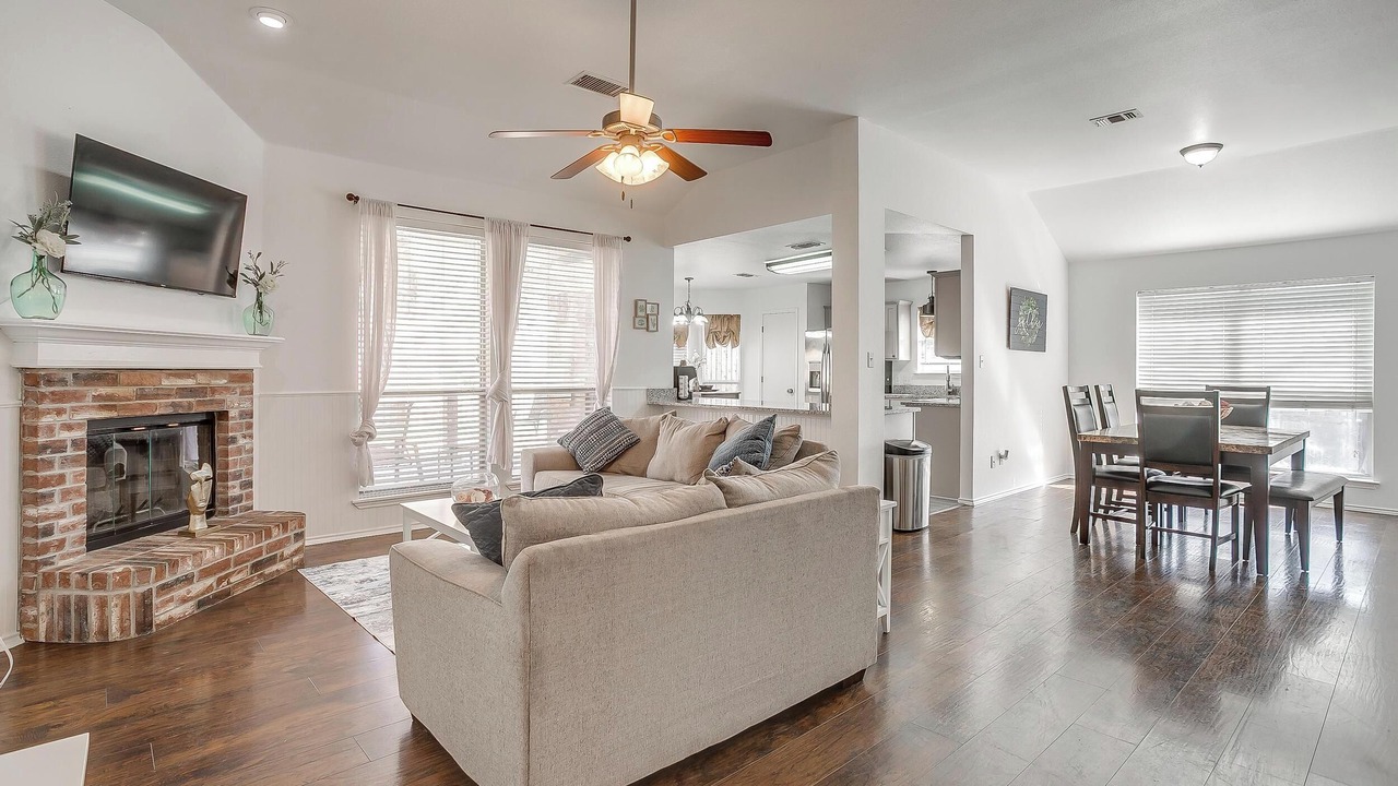 Photo of Livingroom in Burleson