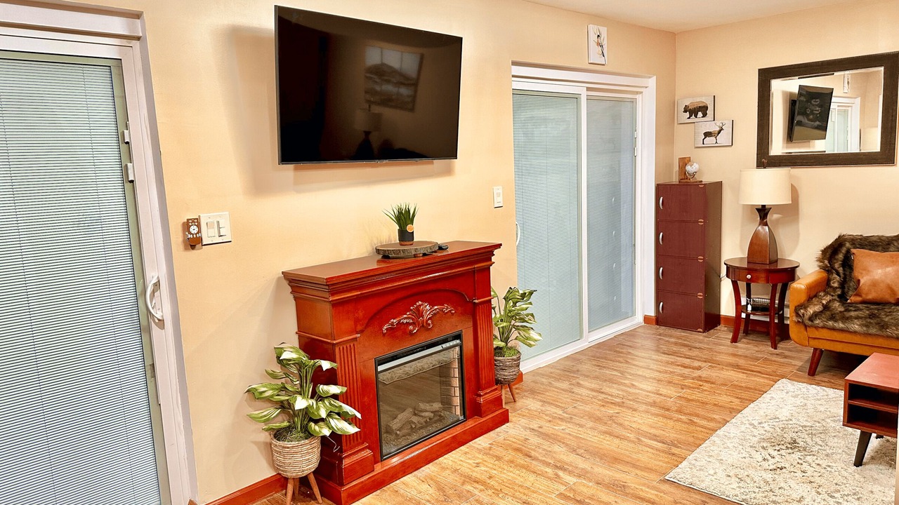 Photo of Livingroom in Montague