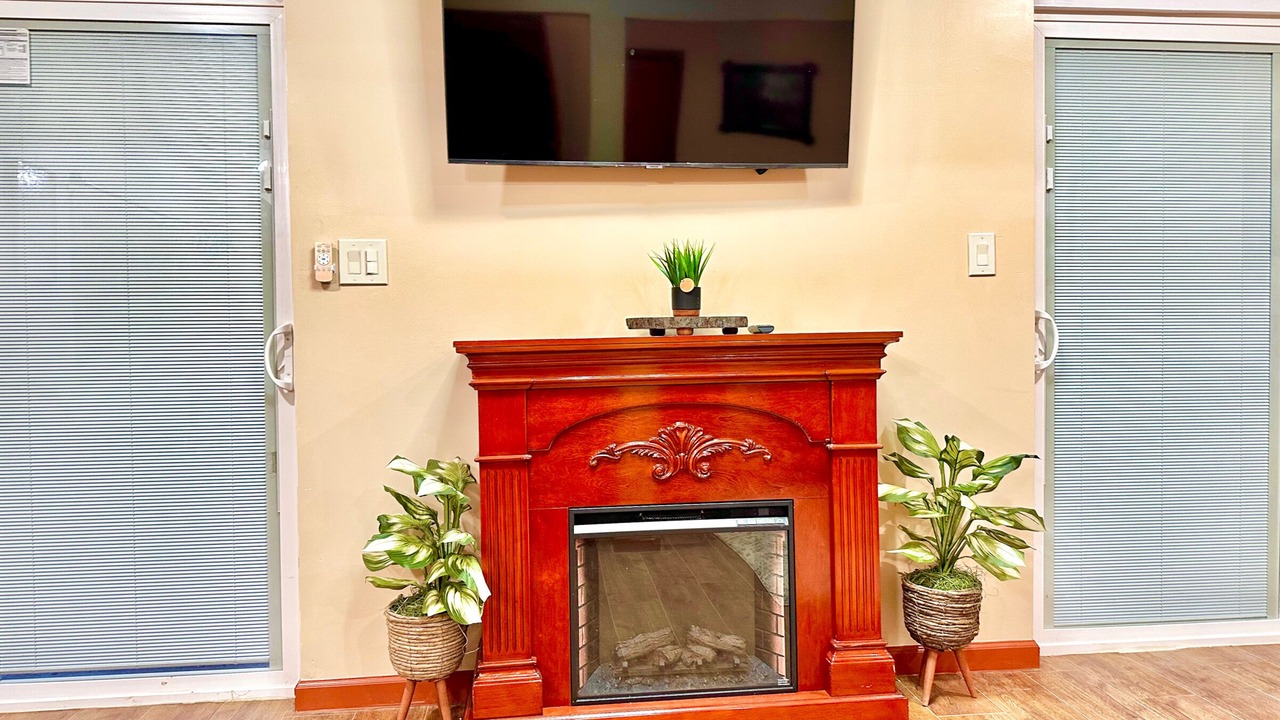 Photo of Livingroom in Montague