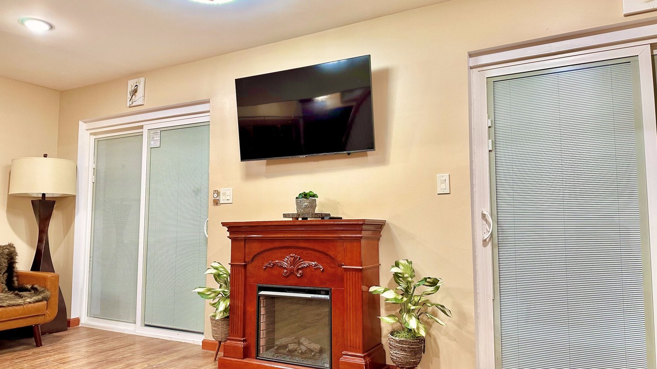 Photo of Livingroom in Montague