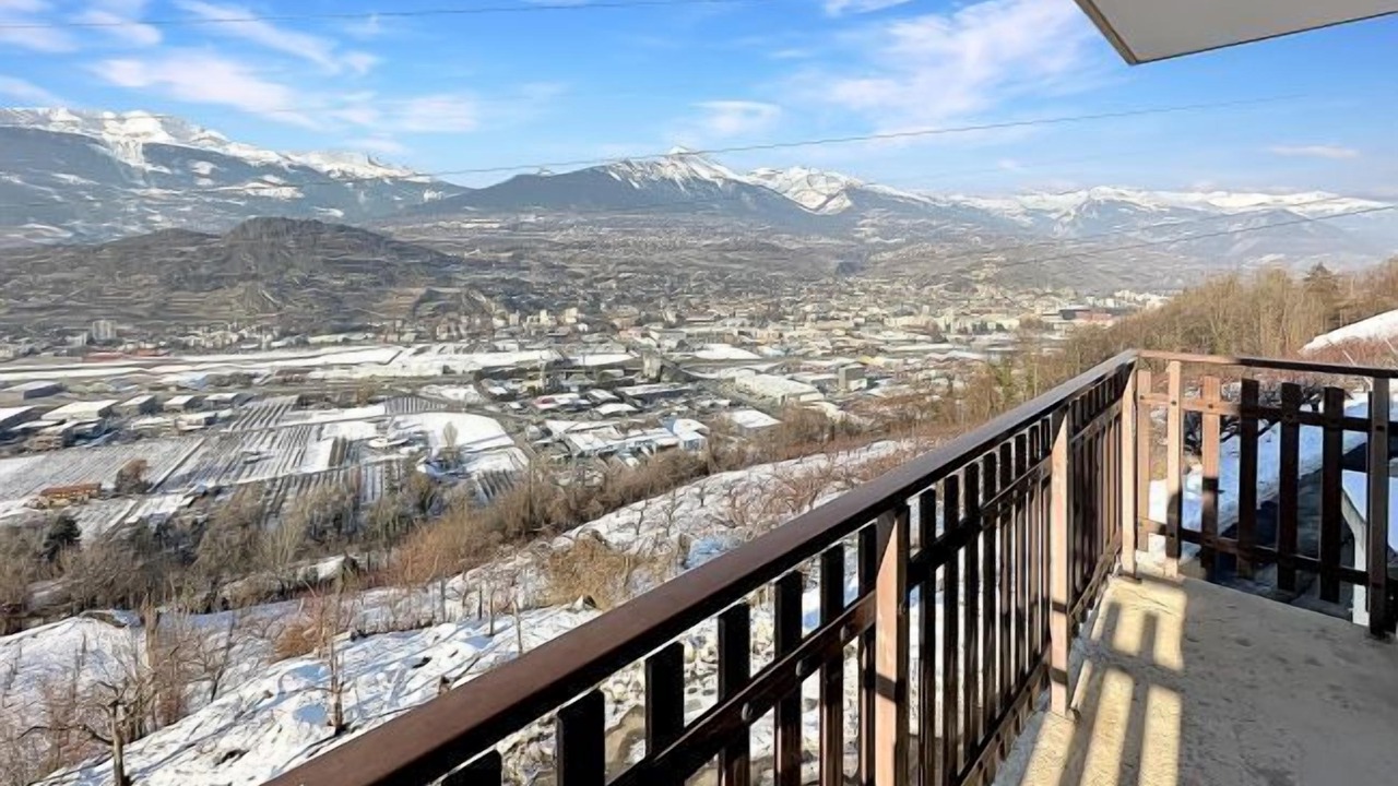 Photo of Outdoor in Salins