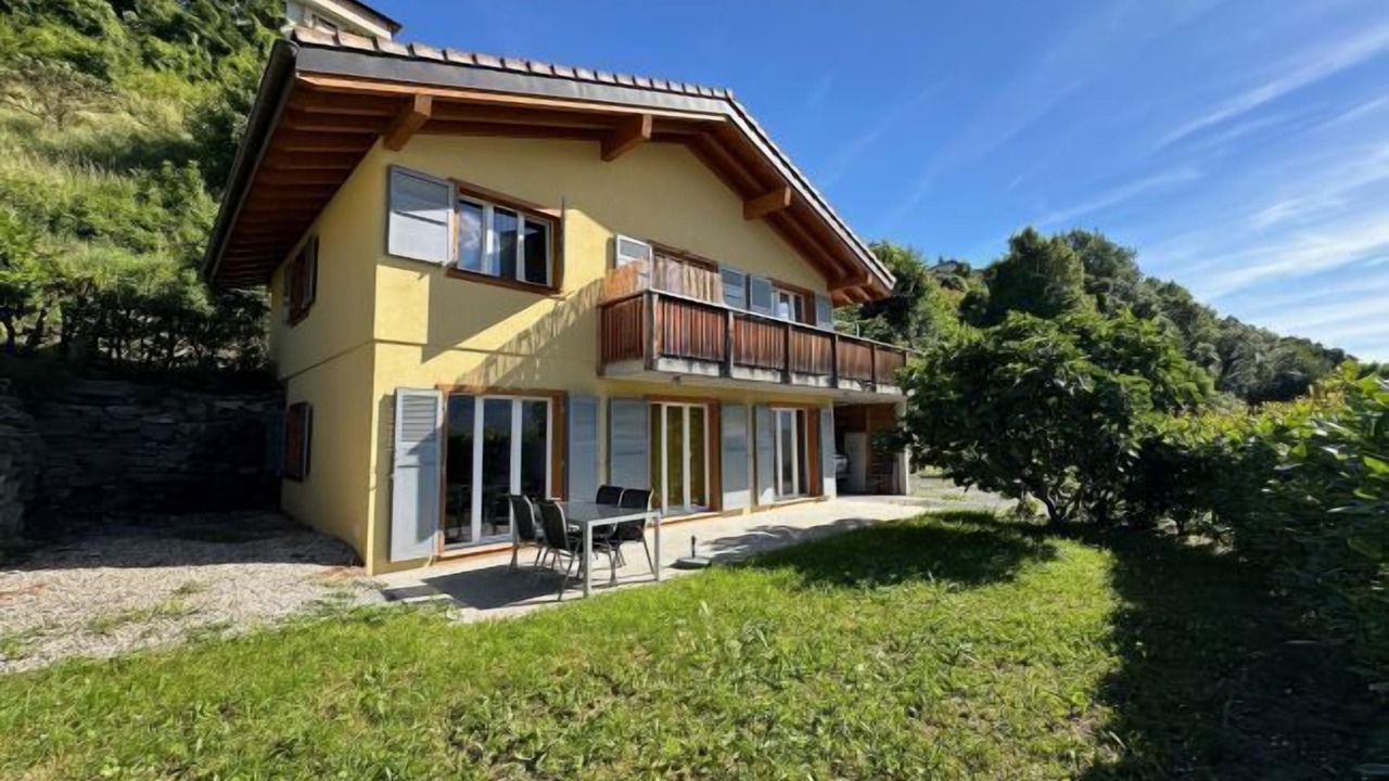Photo of Outdoor in Salins