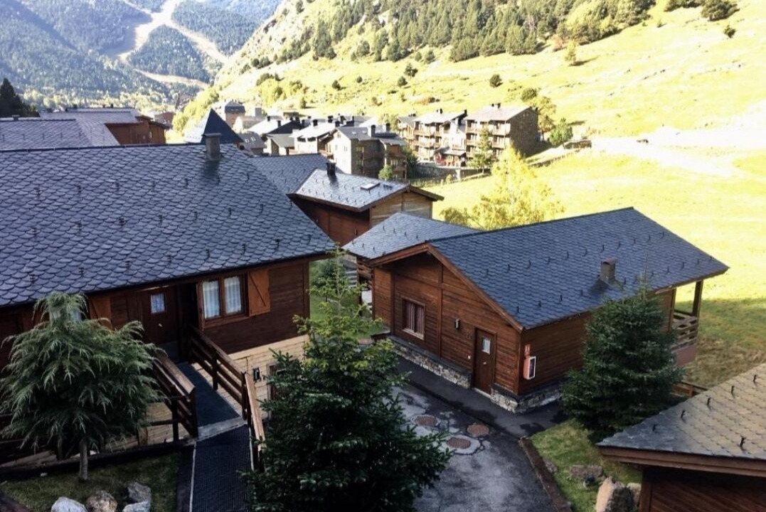 Photo of Outdoor in Incles