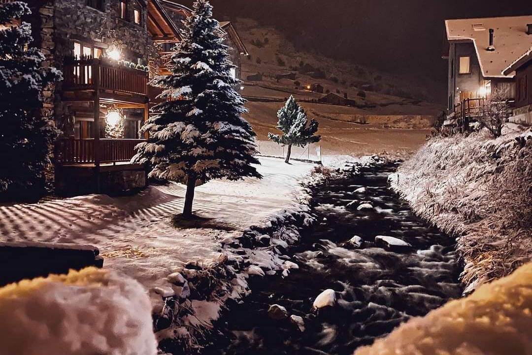 Photo of Outdoor in Incles