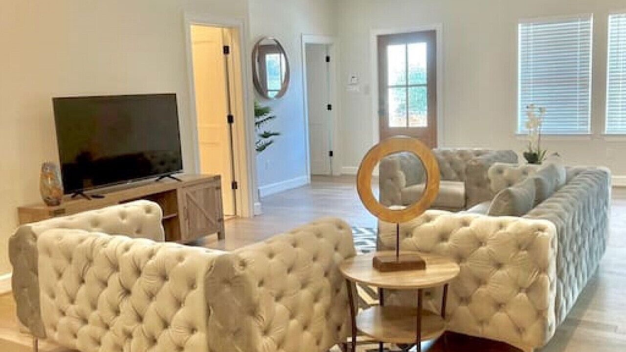 Photo of Livingroom in Greater Heights