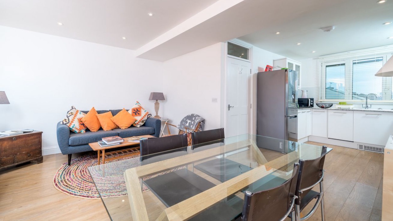 Photo of Livingroom in Chaucer