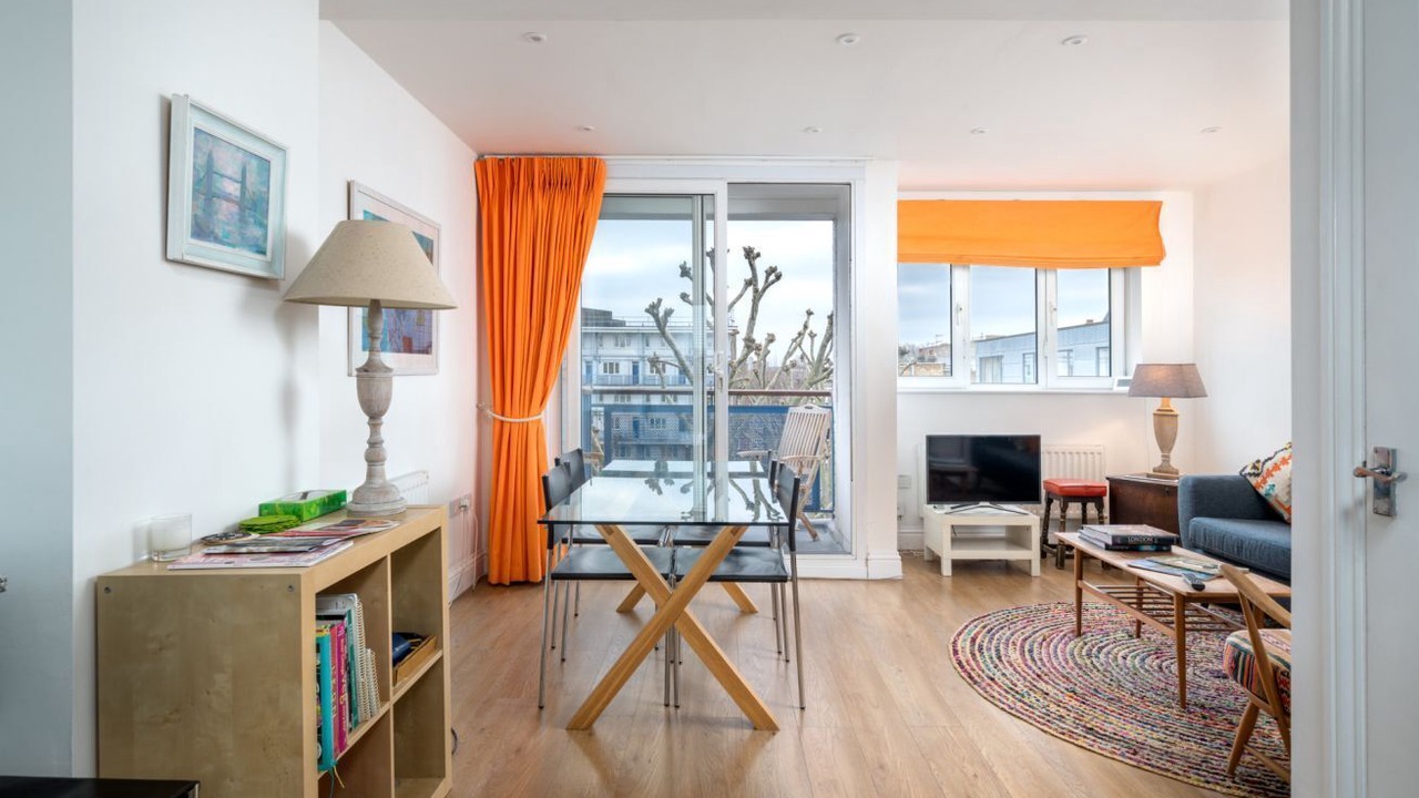 Photo of Livingroom in Chaucer