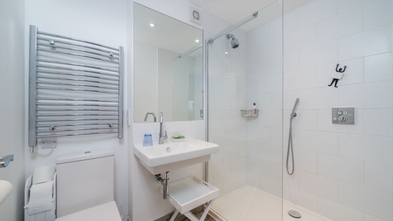 Photo of Bathroom in Chaucer