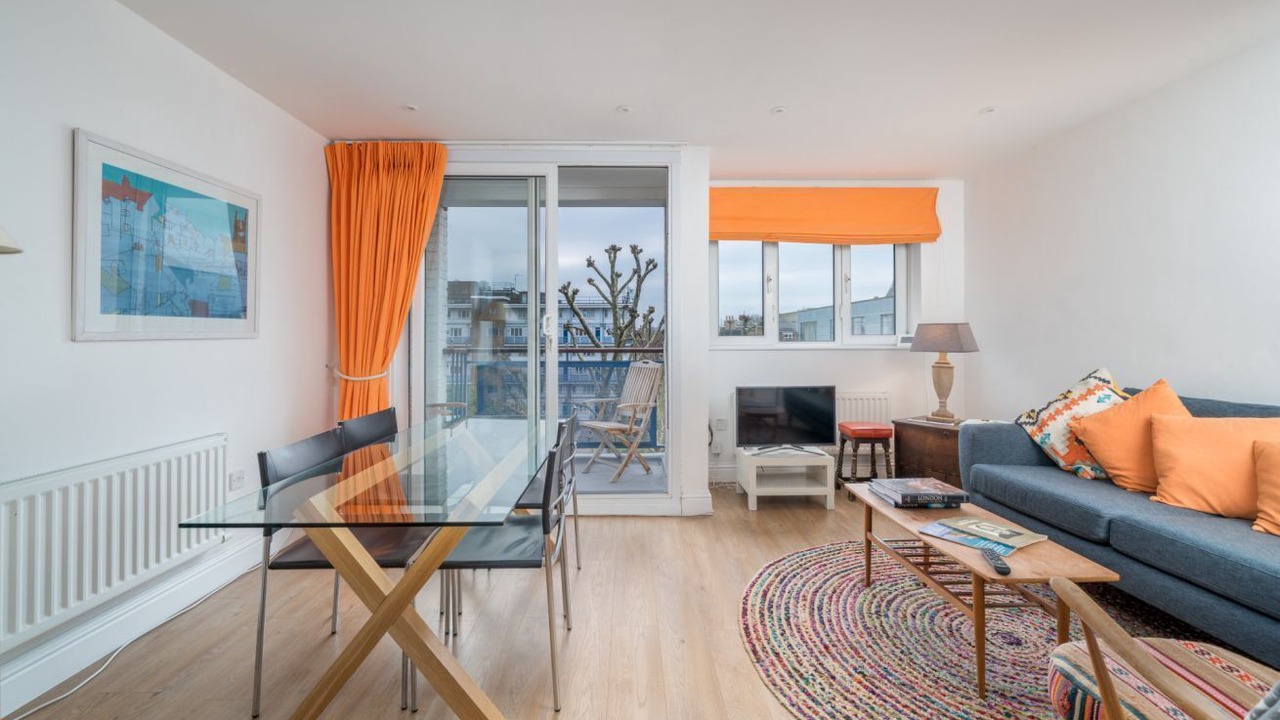 Photo of Livingroom in Chaucer