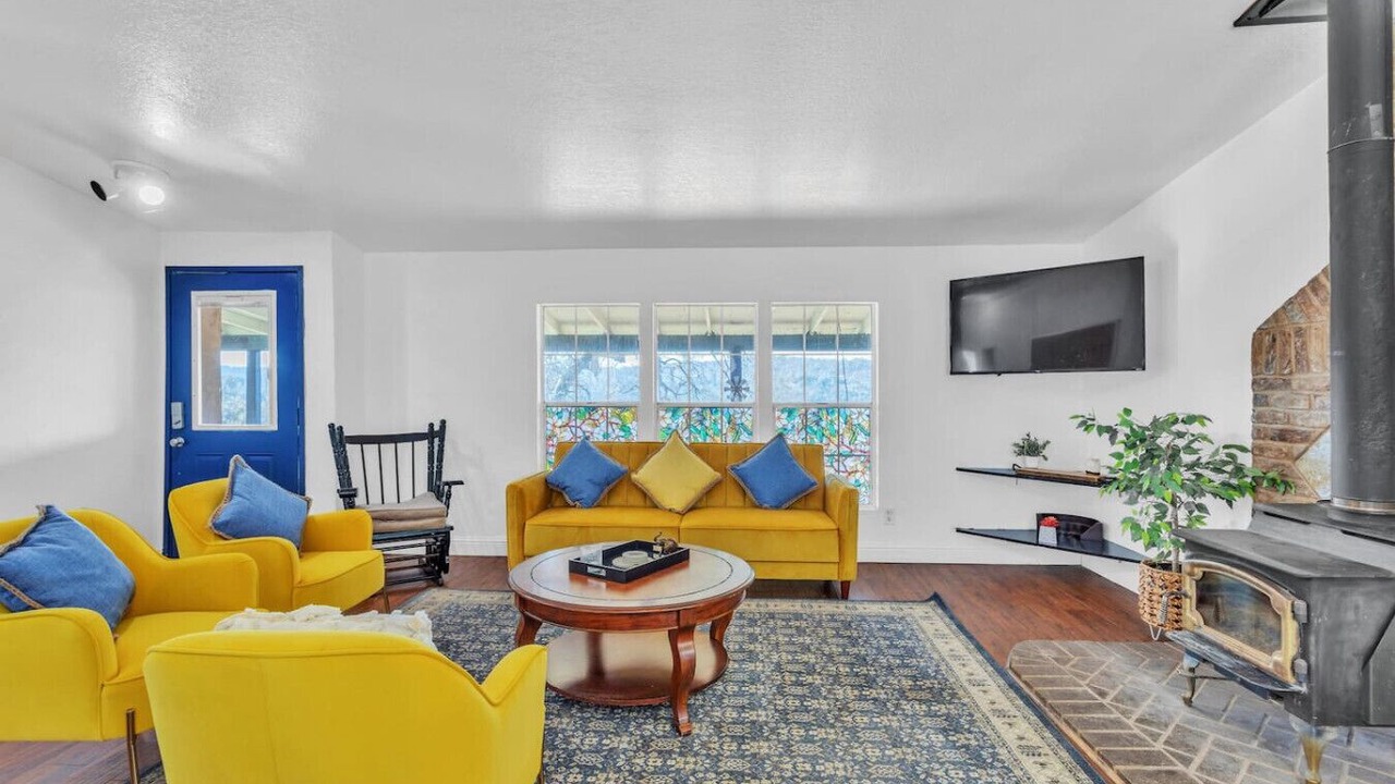 Photo of Livingroom in Pilot Hill