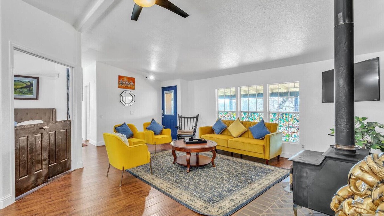 Photo of Livingroom in Pilot Hill