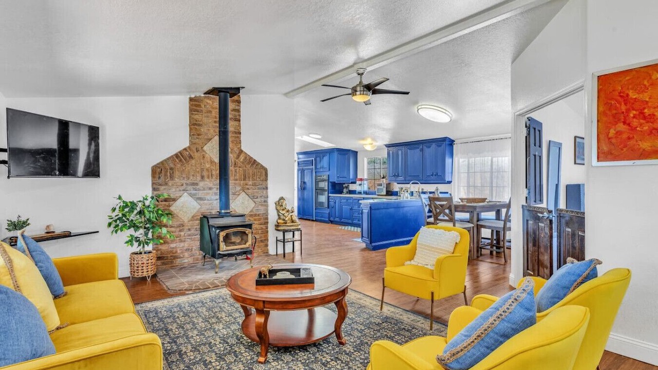 Photo of Livingroom in Pilot Hill