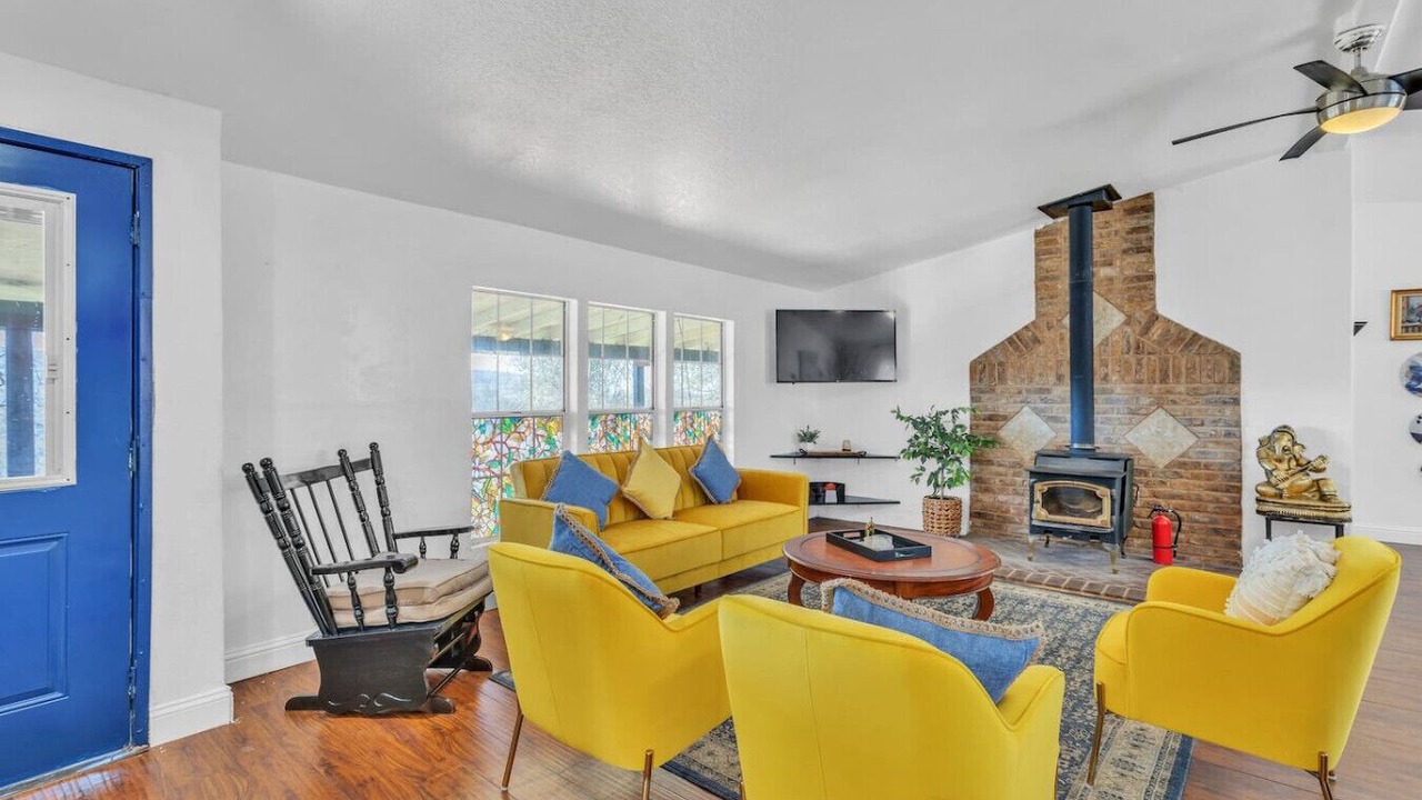 Photo of Livingroom in Pilot Hill