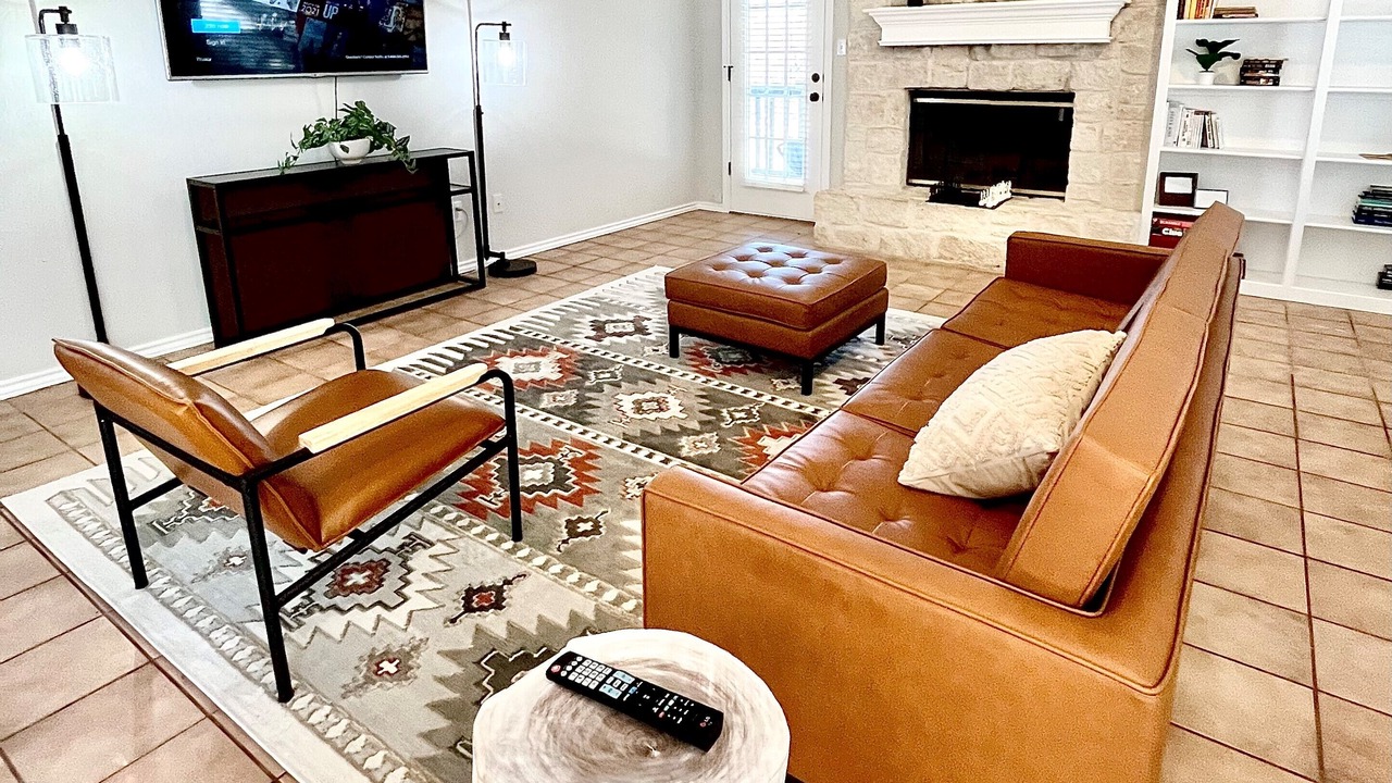 Photo of Livingroom in Long Branch Valley