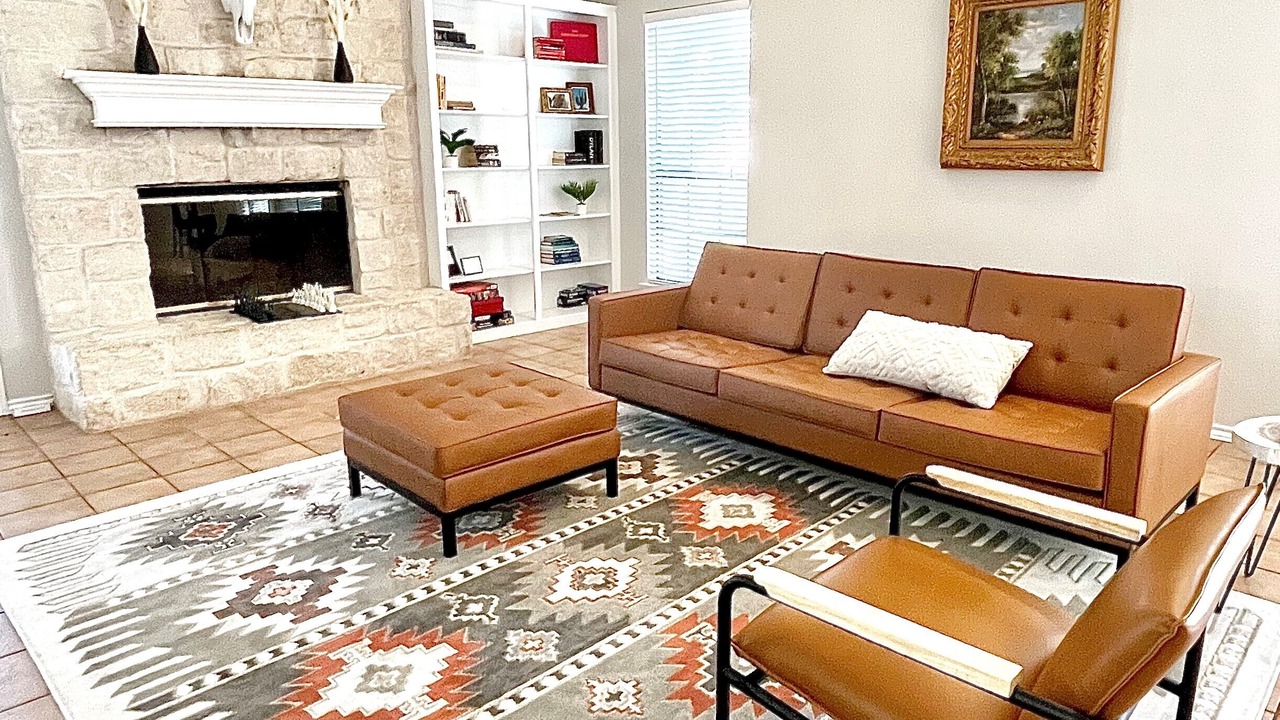 Photo of Livingroom in Long Branch Valley