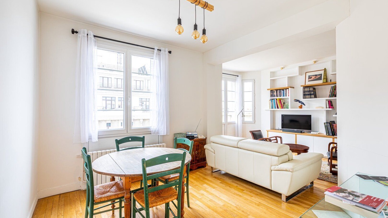 Photo of Livingroom in 15th Arrondissement