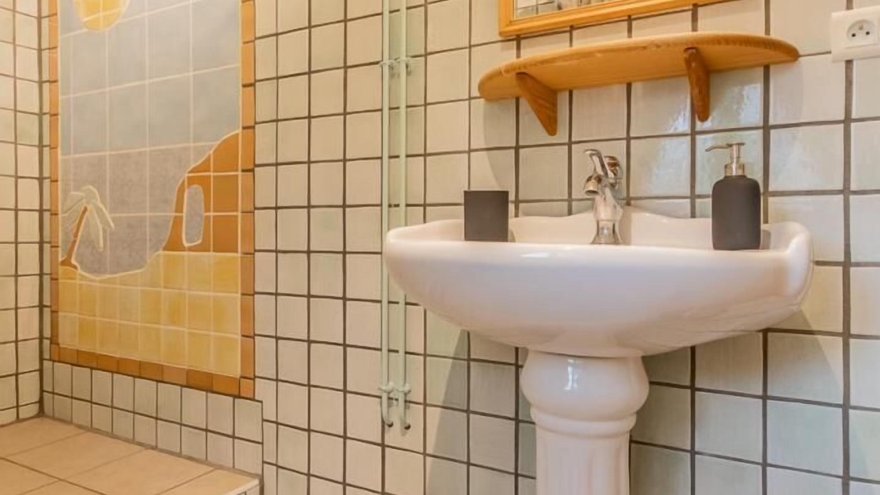 Photo of Bathroom in Montcony